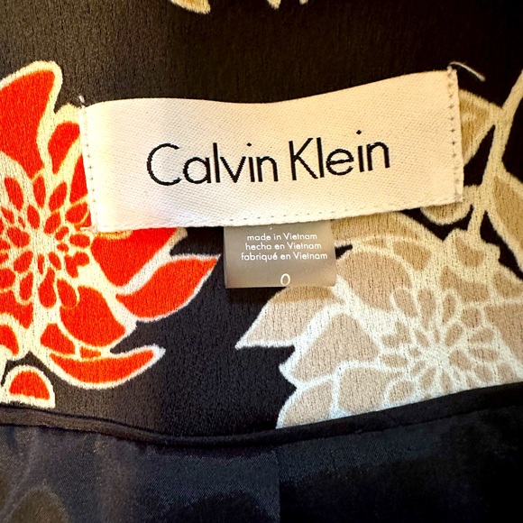 CALVIN KLEIN EXQUISITE FLORAL BLAZER. Size 0. - Picture 7 of 8